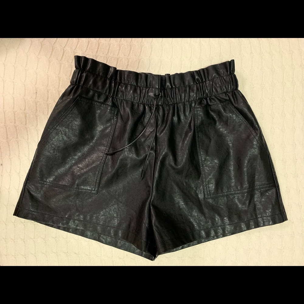 Faux-leather XL black shorts with cinched waist and tie front